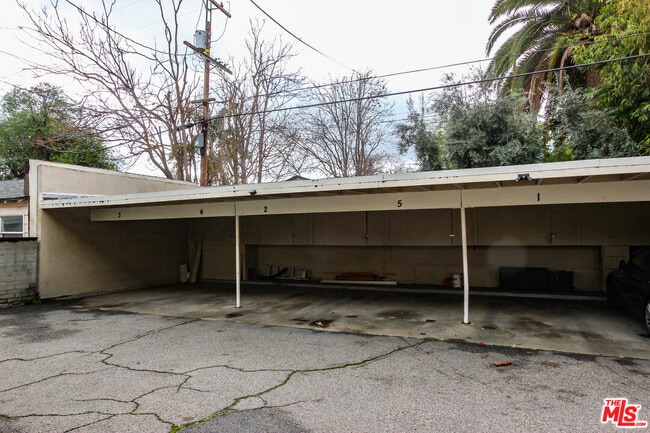 Foto del edificio - 12942 Moorpark St