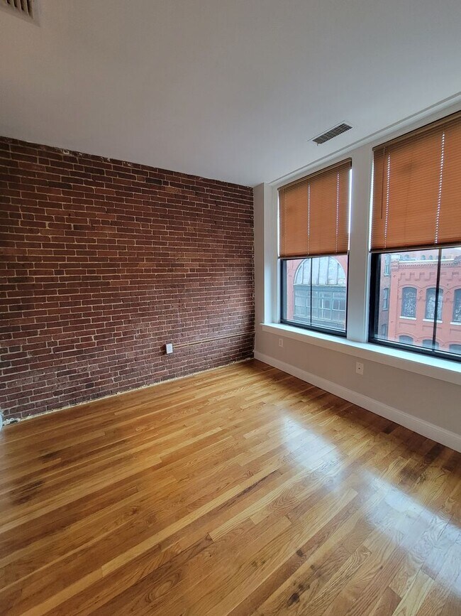 Foto del edificio - 107 Washington St