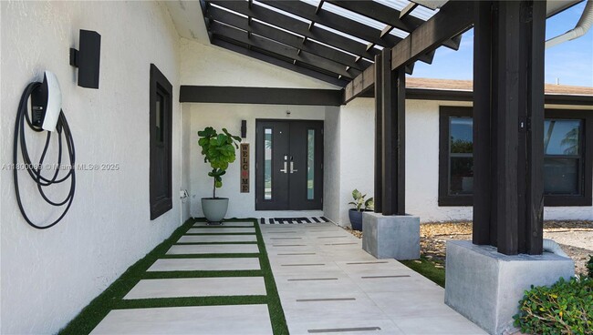 Building Photo - 16887 Royal Poinciana Dr