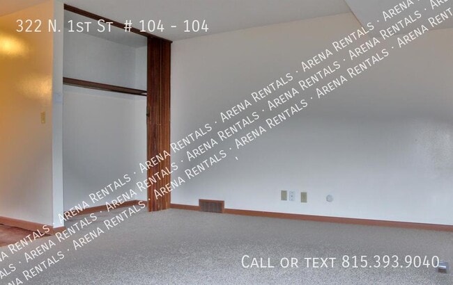 Building Photo - 322 N 1st St
