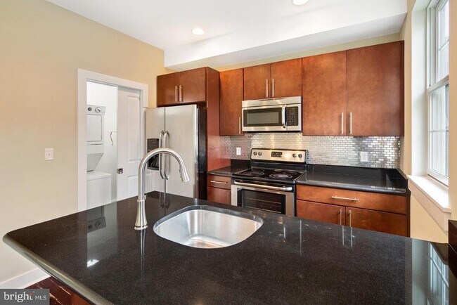 Foto del edificio - 2612 Webster St