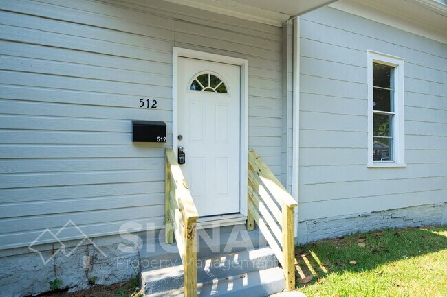 Foto del edificio - 512 16th St SW