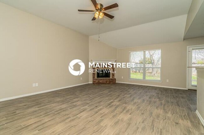 Foto del edificio - 3 Bedroom Pet-Friendly Home in ARLINGTON, TX with Main Street Renewal
