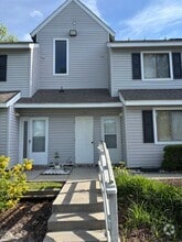 Building Photo - 500 Fairway Village Dr
