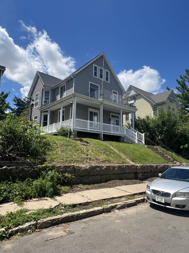 Building Photo - 1525 Fairview Pl