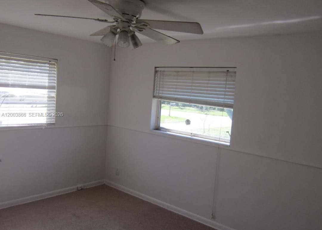 Building Photo - 861 Arlington Dr