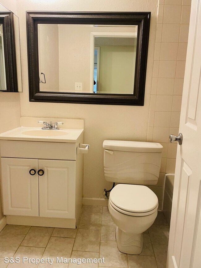 Foto del edificio - 4 br, 2 bath House - 4940 Dewey Dr.