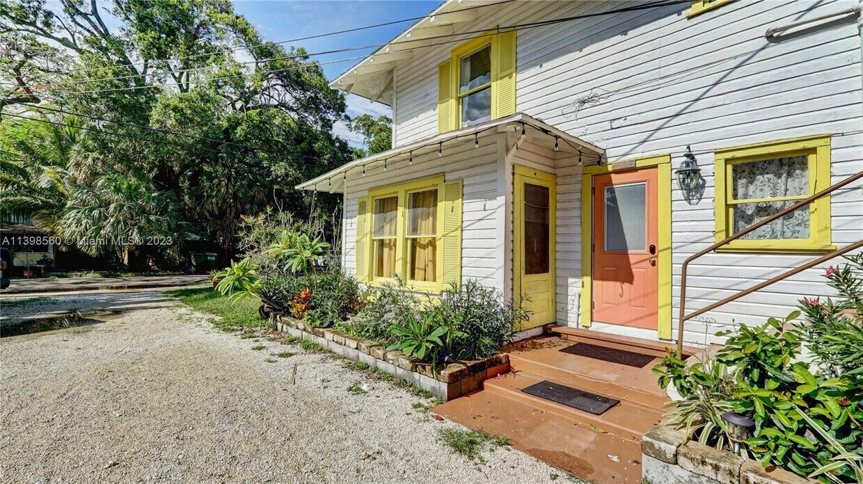 Primary Photo - 908 SW 2nd Ct