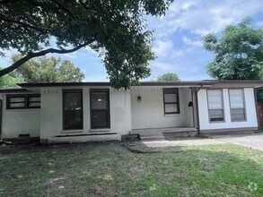 Building Photo - 2428 Klondike Dr