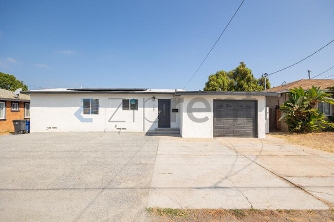 Building Photo - Unit