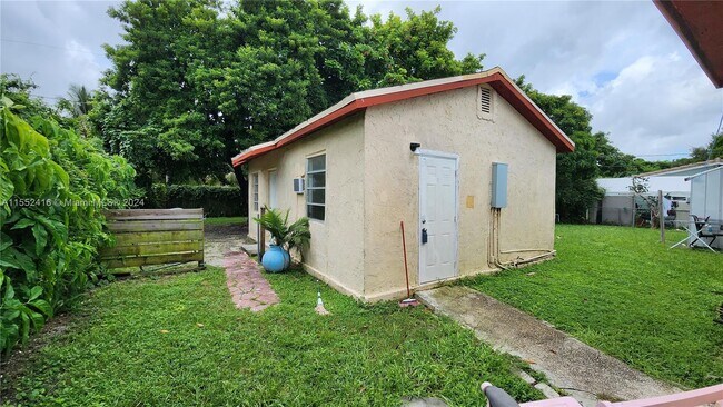 Foto del edificio - 1030 NW 106th St