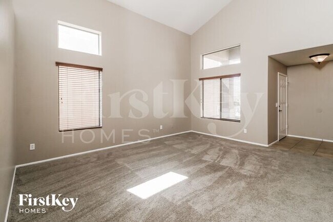 Building Photo - 40133 W Sanders Way