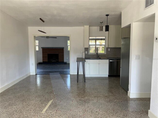 Foto del edificio - 3627 E Kaley Ave