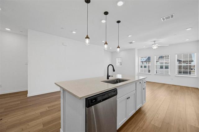 Foto del edificio - 2226 Adena Spgs Dr