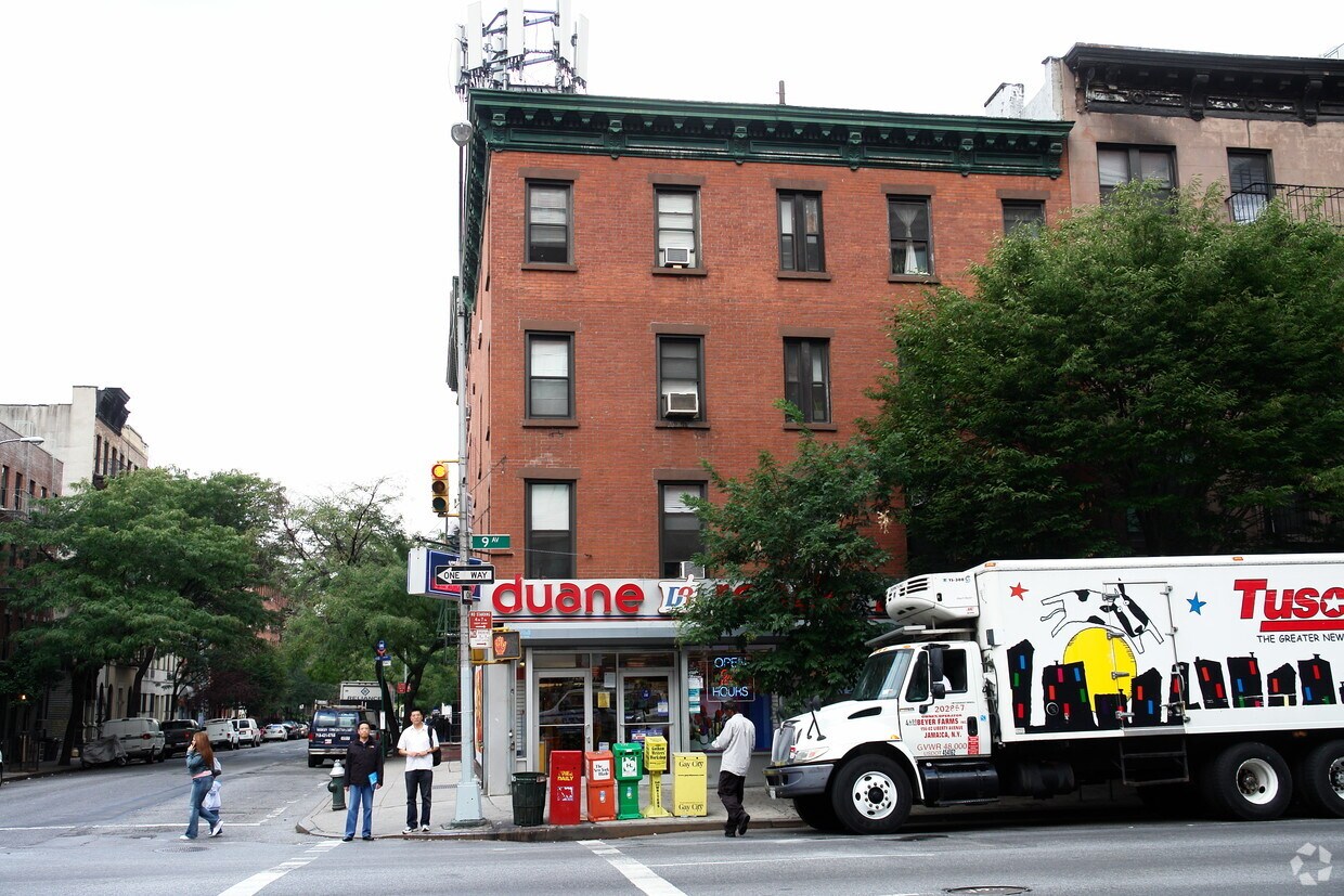 Building Photo - 725 Ninth Ave