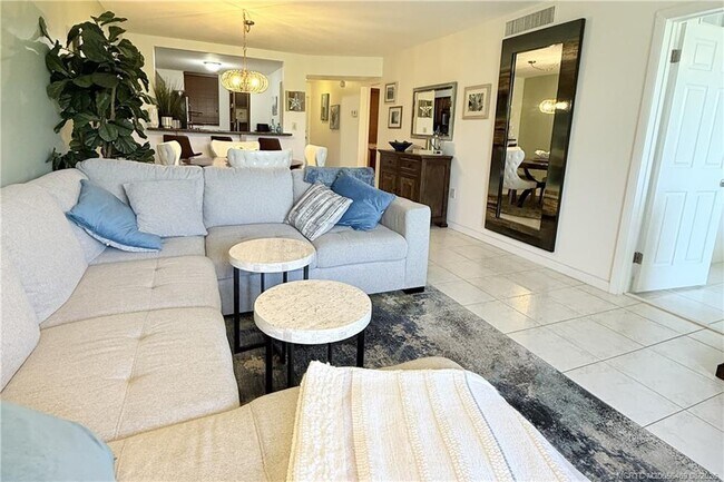 Foto del edificio - 9940 S Ocean Dr