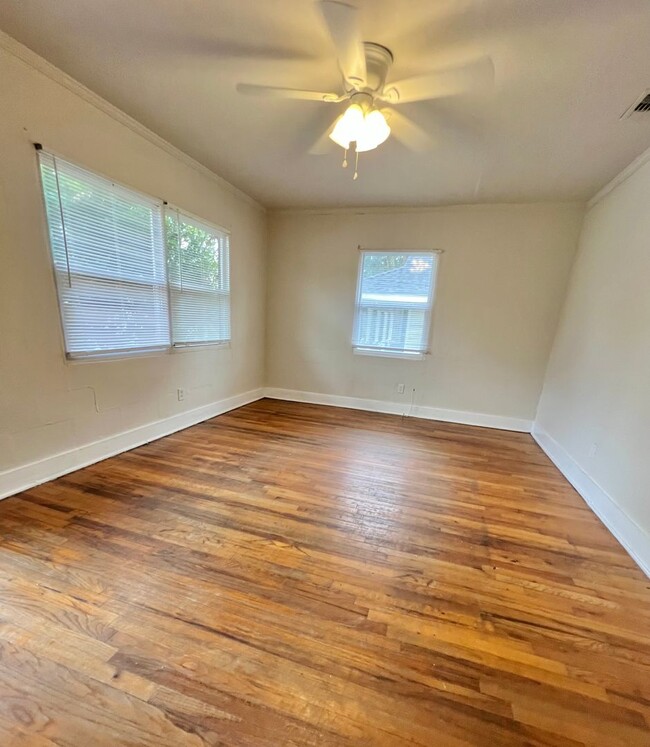 Building Photo - Hardwood Flooring throughout!