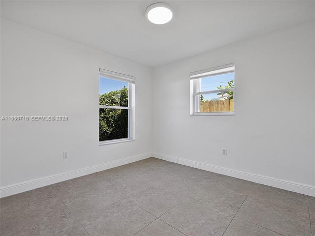 Foto del edificio - 340 NW 45th St