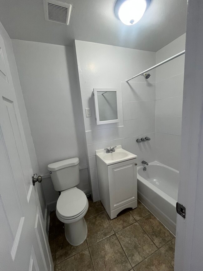 Building Photo - 29 Elmwood Ter