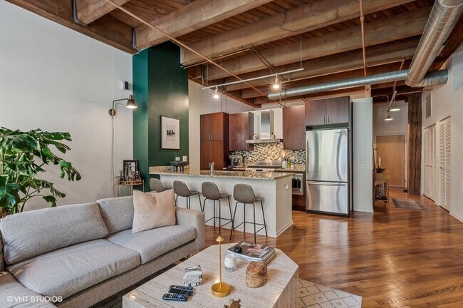 Kitchen/Living Room - 1040 W Adams St