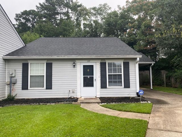 Primary Photo - 1169 Webber Way