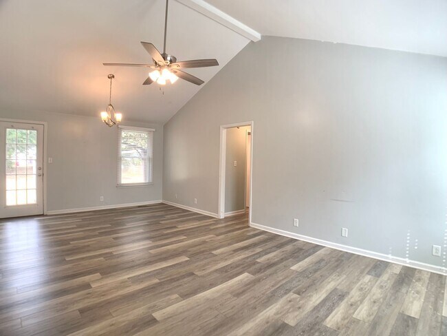 Building Photo - 719 Spees Dr