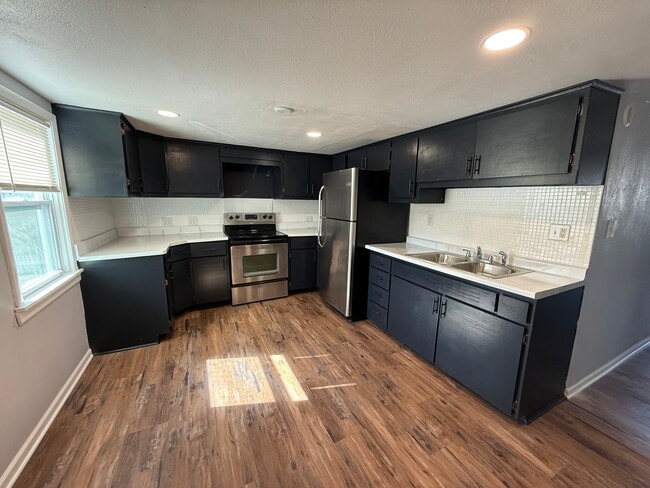 Building Photo - 601 Garfield Ave