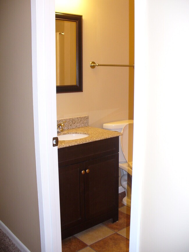 Foto del edificio - 728 Pleasant Valley Rd