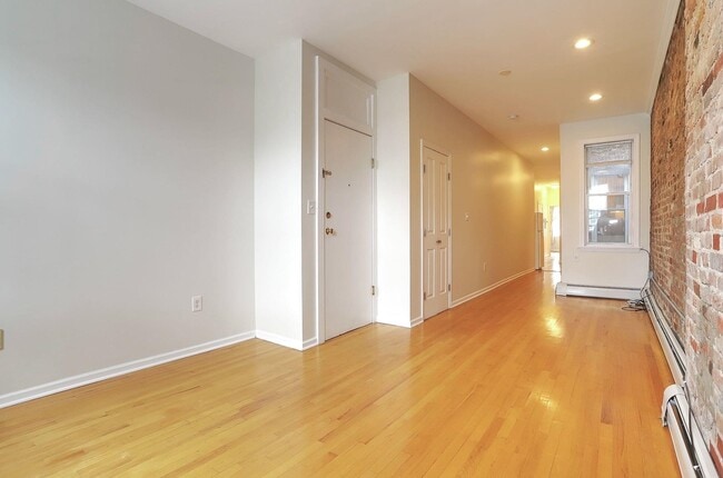 Building Photo - 273 Webster Ave