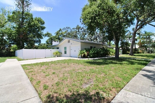 Building Photo - 6400 Evergreen Ave