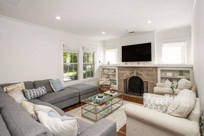 Foto del edificio - 5538 Vanderbilt Ave