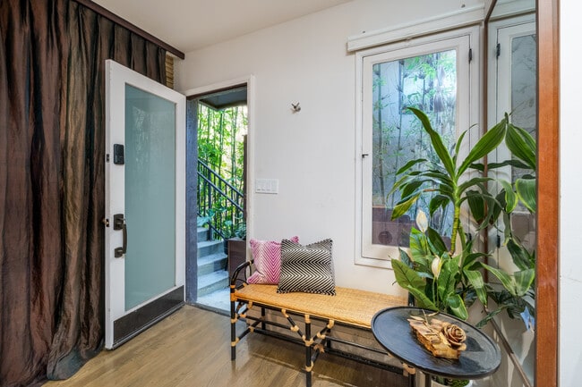 Foto del edificio - 2066 Glencoe Way