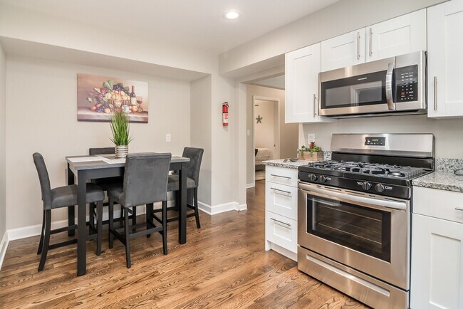 Foto del edificio - 649 Edgebrook Terrace