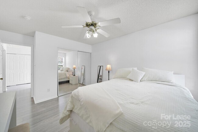 Foto del edificio - 10541 Haddington Dr