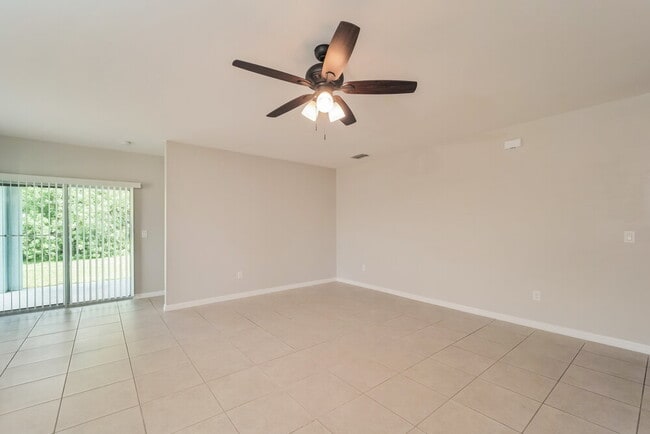 Foto del edificio - 627 SW 27th Terrace