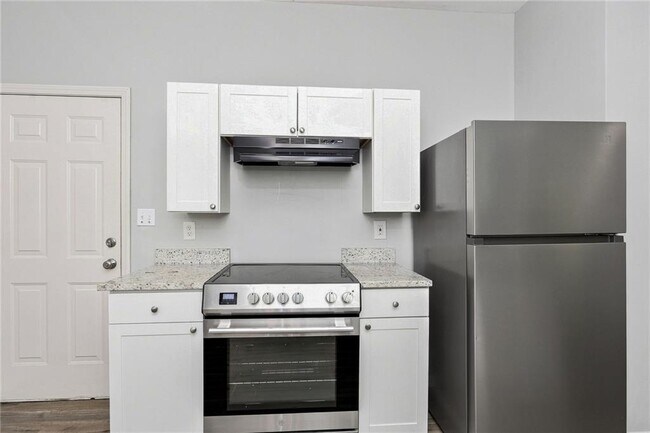 Foto del edificio - 66 Holly Rd NW