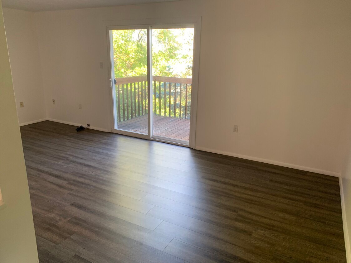 28019 Evergreen Run Unit 27512, Imperial, PA 15126 Condo for Rent in