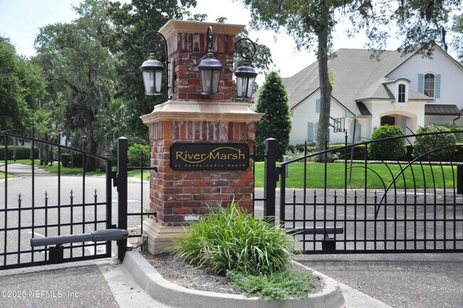 Foto del edificio - 152 River Marsh Dr