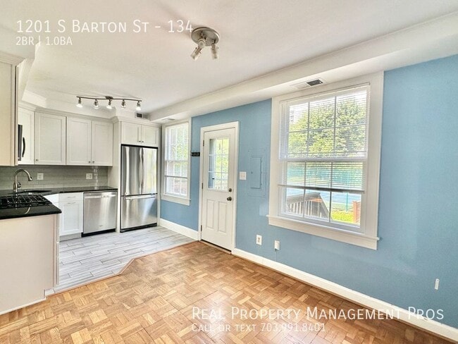 Building Photo - 1201 S Barton St