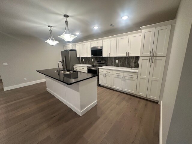 Foto del edificio - 112 Beechwood Ln