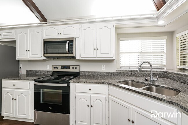 Building Photo - 1512 Meadow Glen St, Richardson, TX 75081