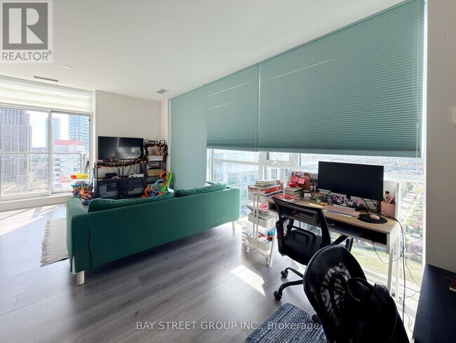 Photo du bâtiment - 339 Rathburn Rd W