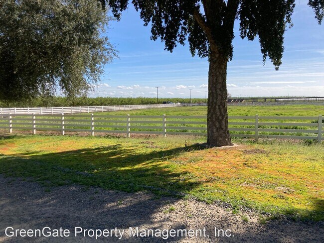 Foto del edificio - 4 br, 4 bath House - 13306 E Whitmore Ave