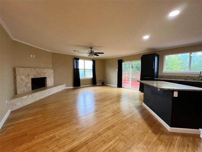 Foto del edificio - 7212 Wilcox Dr