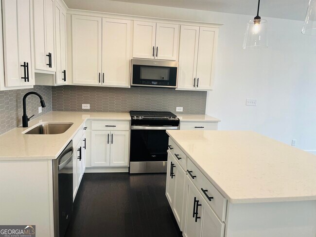 Building Photo - 1568 Driggs Dr NW