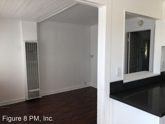 Building Photo - 115 3/4-134 S Ave 63