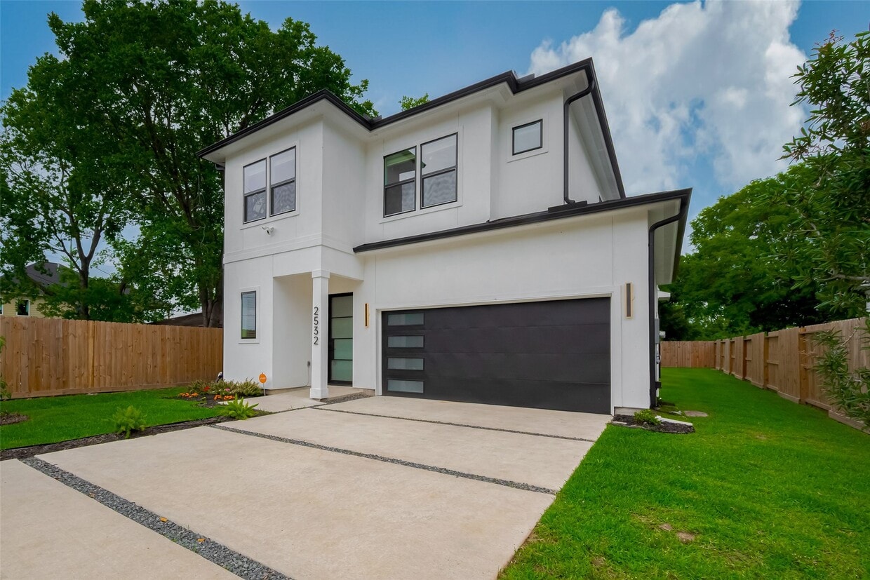 Foto principal - 2532 Wall St