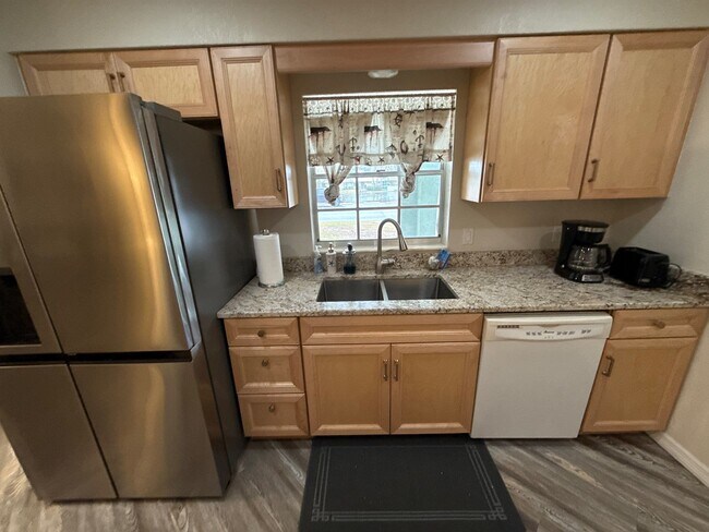 Foto del edificio - 11675 W Dixie Shores Dr