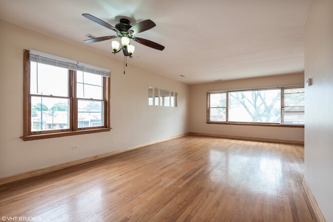 Building Photo - 8108 N Oriole Ave