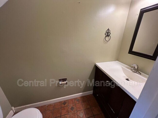 Foto del edificio - 5003 Edwards Rd